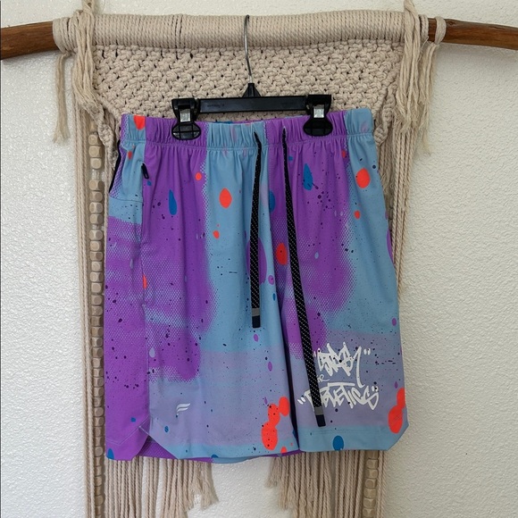 Fabletics - The One Short  5in size small - Picture 1 of 5